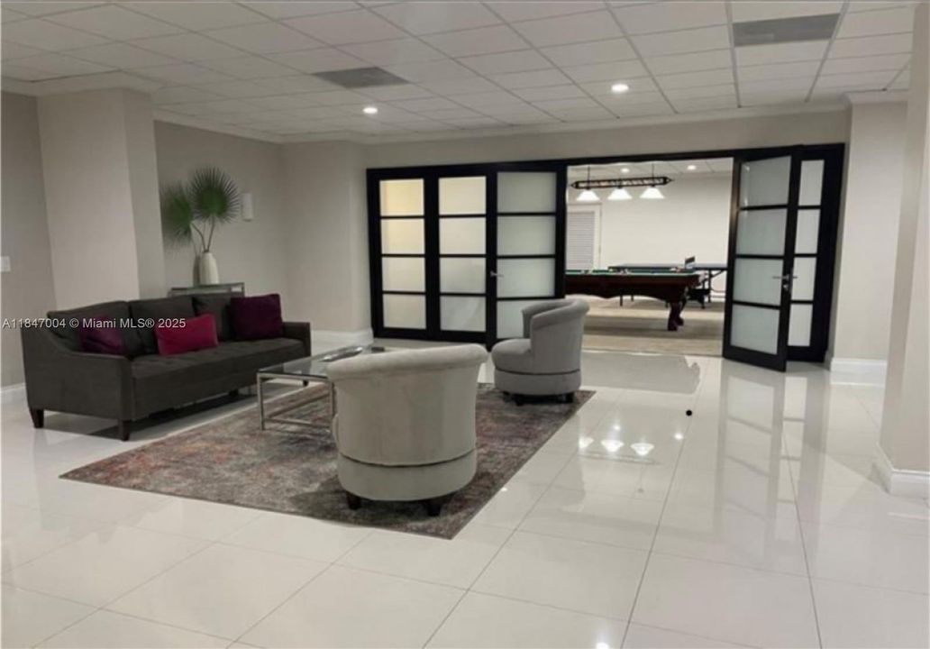 На продажу: $577,000 (2 спален, 2 ванн, 1020 Квадратных фут)