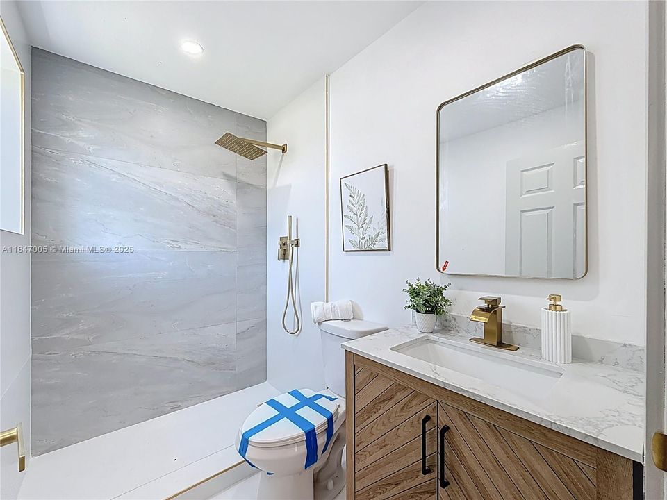 Vendido Recientemente: $369,000 (4 camas, 2 baños, 936 Pies cuadrados)