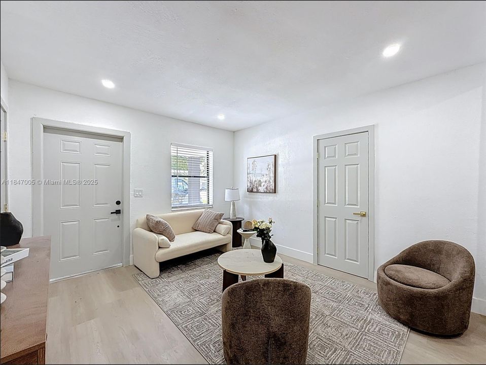 Vendido Recientemente: $369,000 (4 camas, 2 baños, 936 Pies cuadrados)