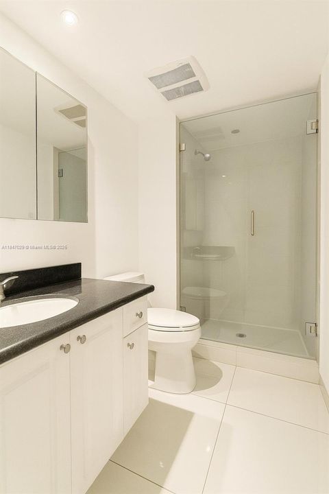 Active With Contract: $750,000 (2 beds, 2 baths, 1368 Square Feet)