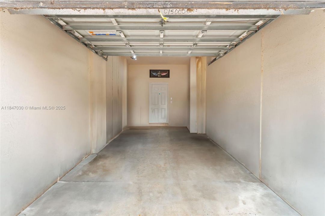 Activo con contrato: $674,900 (5 camas, 4 baños, 2564 Pies cuadrados)