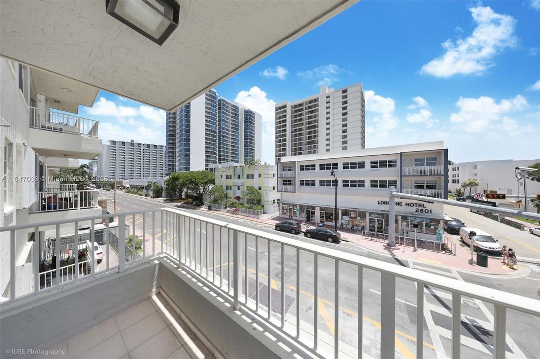 Недавно продано: $450,000 (2 спален, 2 ванн, 850 Квадратных фут)