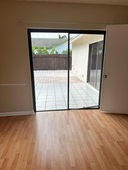 Recientemente alquilado: $2,900 (3 camas, 2 baños, 1266 Pies cuadrados)