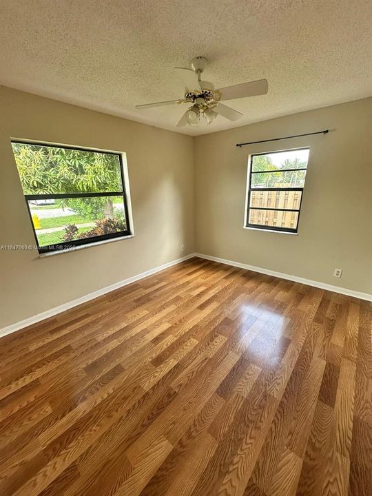 Recientemente alquilado: $2,900 (3 camas, 2 baños, 1266 Pies cuadrados)