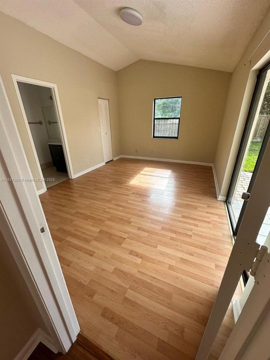 Recientemente alquilado: $2,900 (3 camas, 2 baños, 1266 Pies cuadrados)