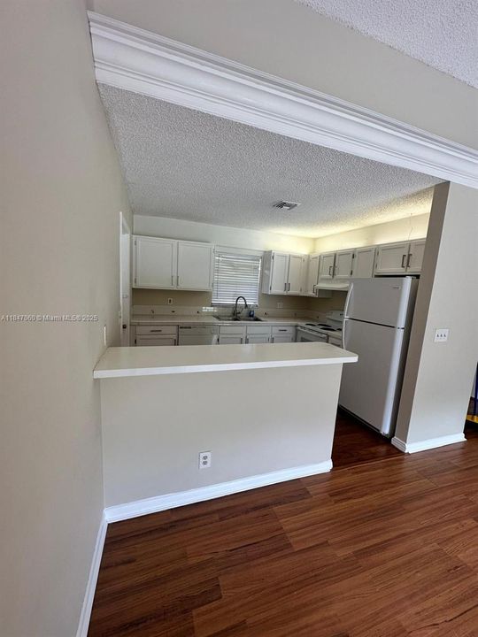 Recientemente alquilado: $2,900 (3 camas, 2 baños, 1266 Pies cuadrados)