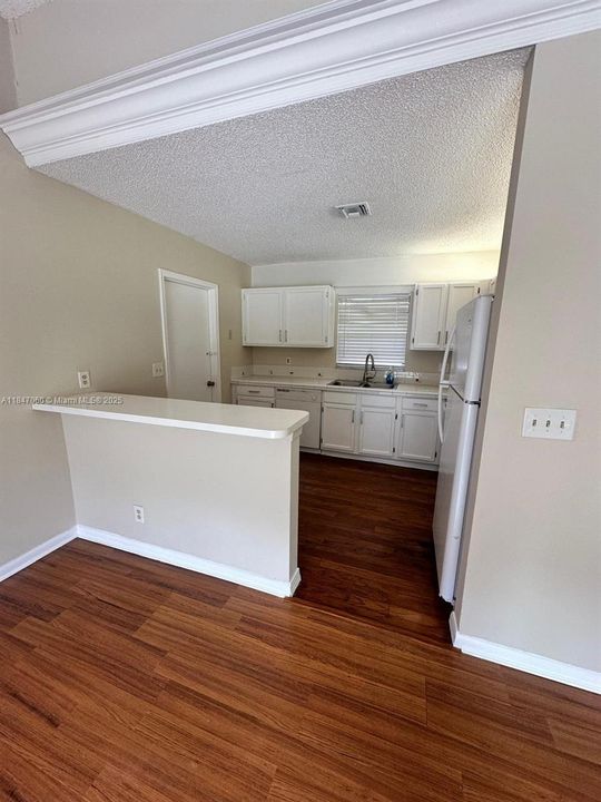 Recientemente alquilado: $2,900 (3 camas, 2 baños, 1266 Pies cuadrados)