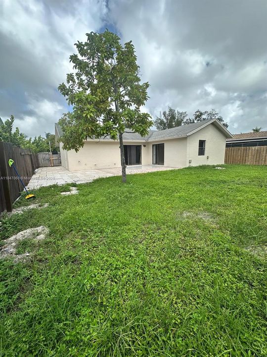 Recientemente alquilado: $2,900 (3 camas, 2 baños, 1266 Pies cuadrados)