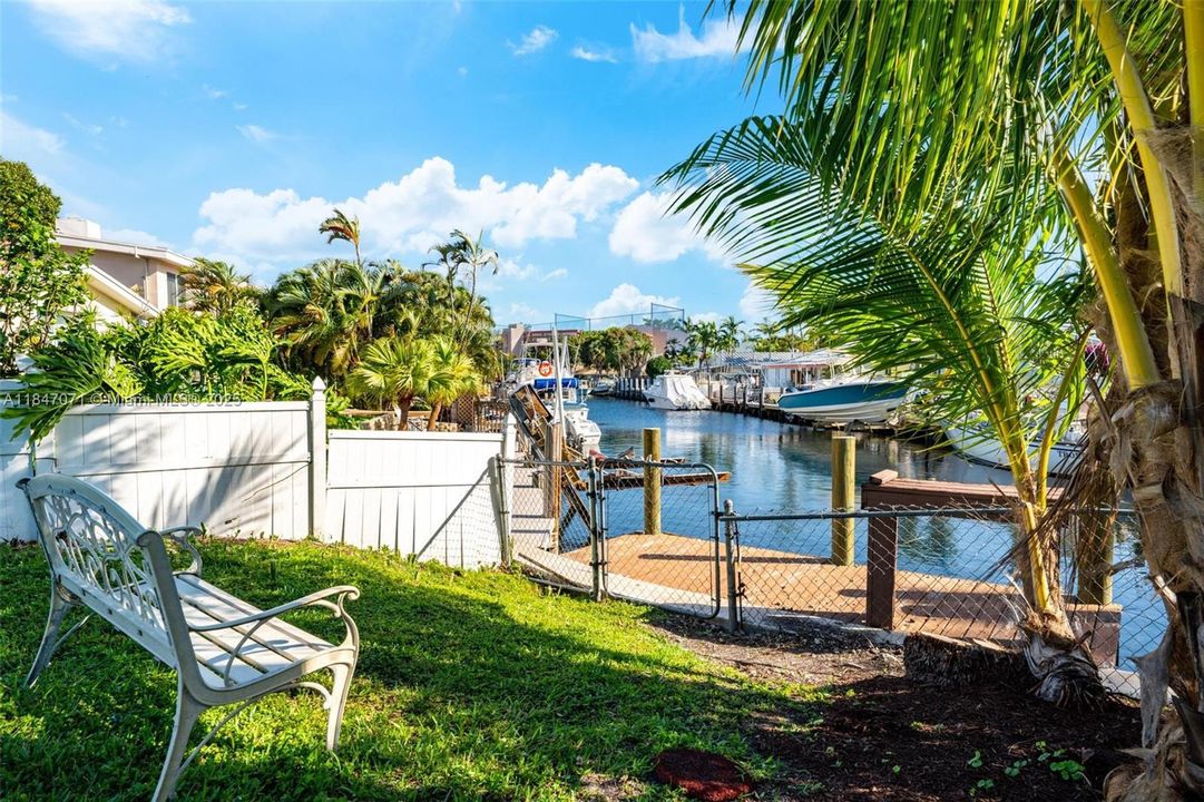 Active With Contract: $5,200 (3 beds, 3 baths, 1551 Square Feet)