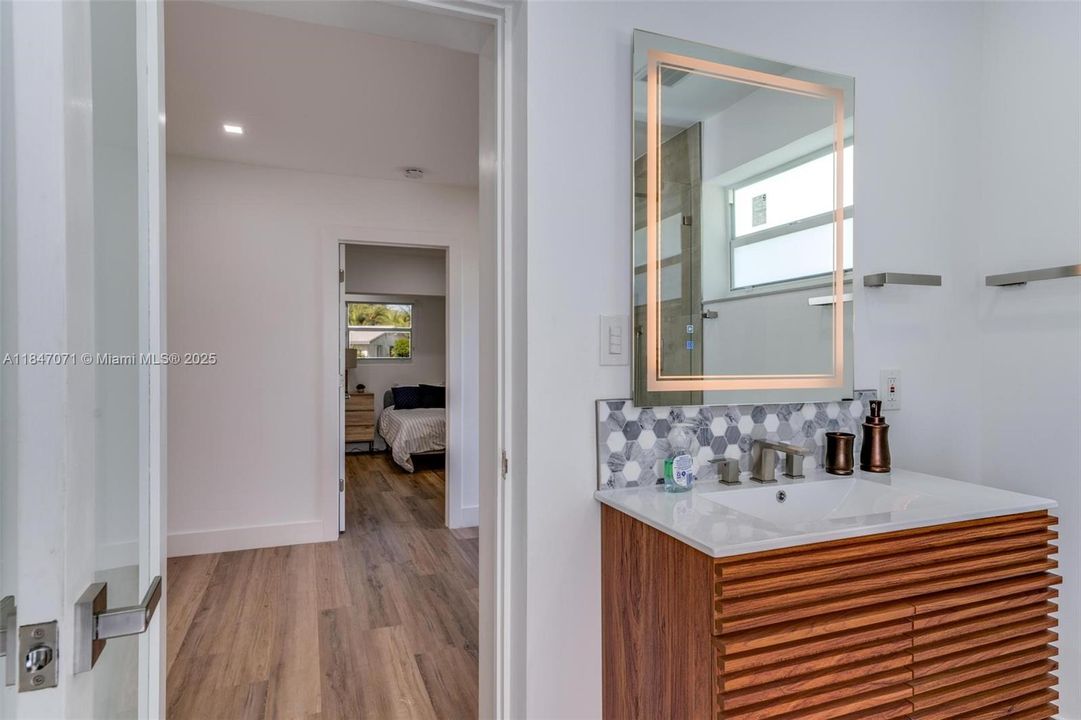 Active With Contract: $5,200 (3 beds, 3 baths, 1551 Square Feet)