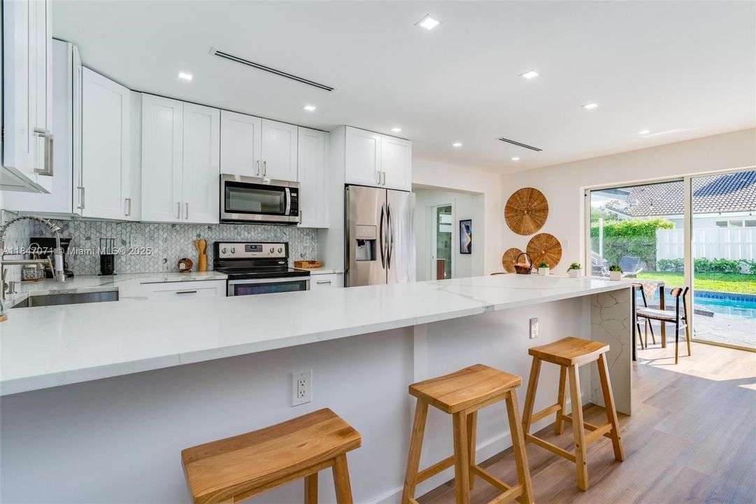 Active With Contract: $5,200 (3 beds, 3 baths, 1551 Square Feet)