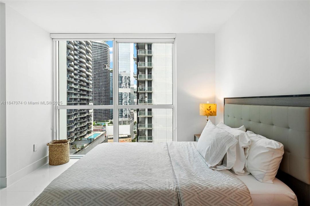 Recientemente alquilado: $5,500 (2 camas, 2 baños, 1134 Pies cuadrados)