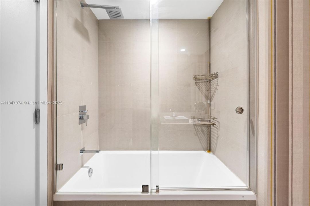 Recientemente alquilado: $5,500 (2 camas, 2 baños, 1134 Pies cuadrados)