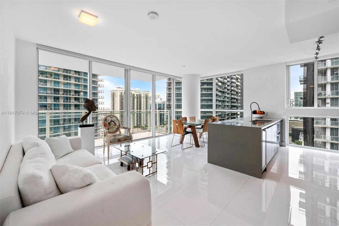 Recientemente alquilado: $5,500 (2 camas, 2 baños, 1134 Pies cuadrados)