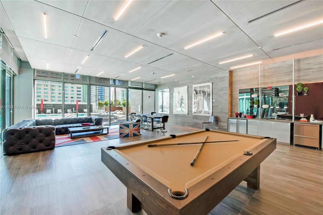 Recientemente alquilado: $5,500 (2 camas, 2 baños, 1134 Pies cuadrados)