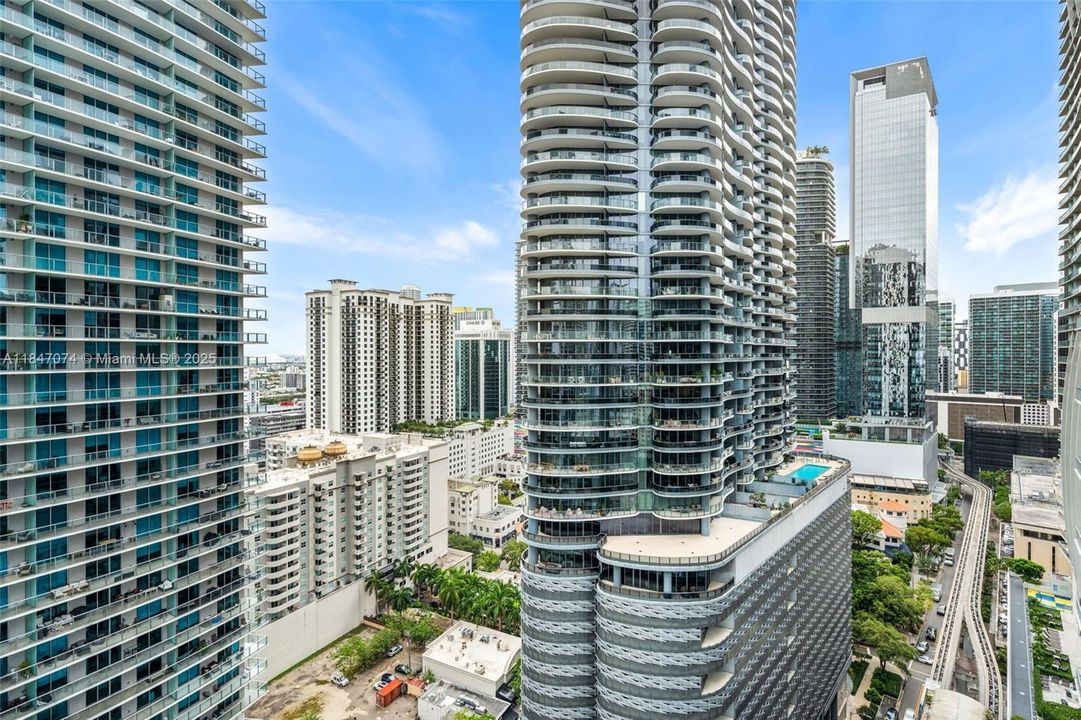 Recientemente alquilado: $5,500 (2 camas, 2 baños, 1134 Pies cuadrados)