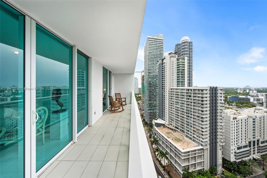 Recientemente alquilado: $5,500 (2 camas, 2 baños, 1134 Pies cuadrados)