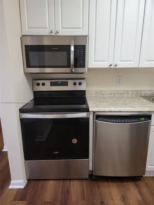 На продажу: $275,000 (2 спален, 2 ванн, 1192 Квадратных фут)