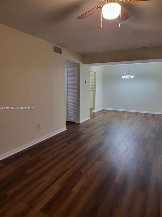 На продажу: $275,000 (2 спален, 2 ванн, 1192 Квадратных фут)