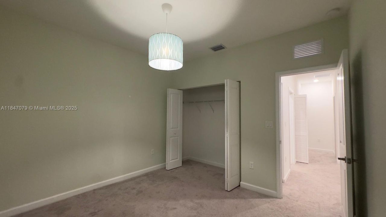 Недавно продано: $455,000 (3 спален, 2 ванн, 1832 Квадратных фут)