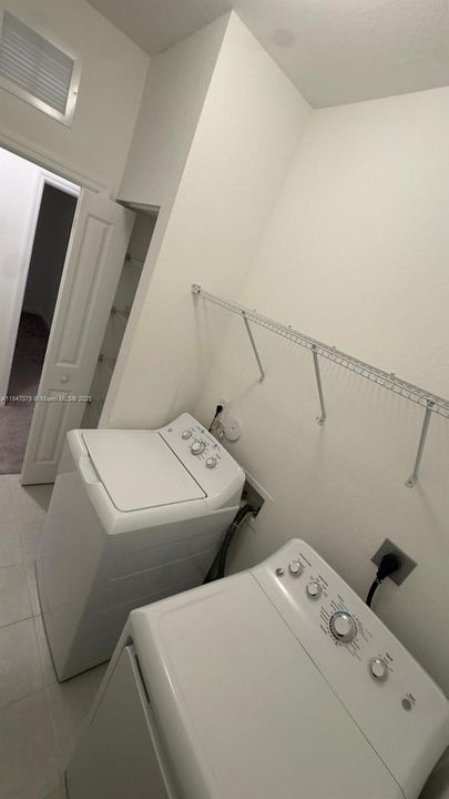 Недавно продано: $455,000 (3 спален, 2 ванн, 1832 Квадратных фут)