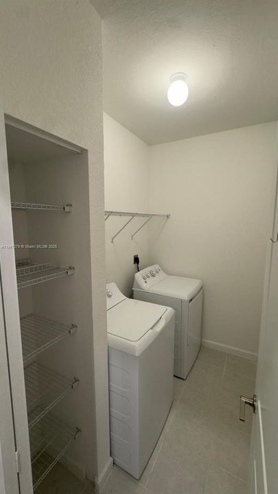 Недавно продано: $455,000 (3 спален, 2 ванн, 1832 Квадратных фут)