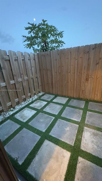 Недавно продано: $455,000 (3 спален, 2 ванн, 1832 Квадратных фут)