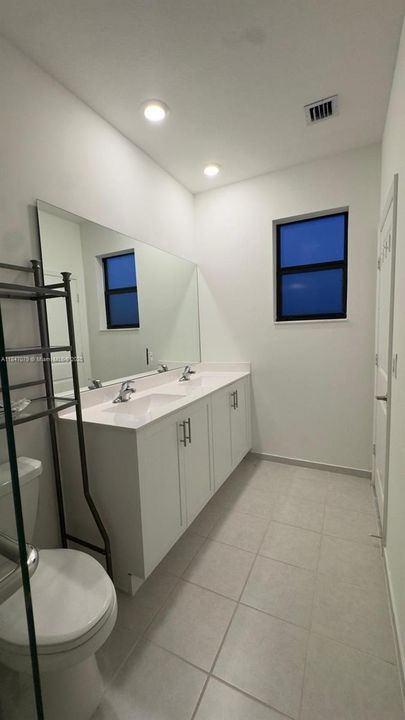 Недавно продано: $455,000 (3 спален, 2 ванн, 1832 Квадратных фут)