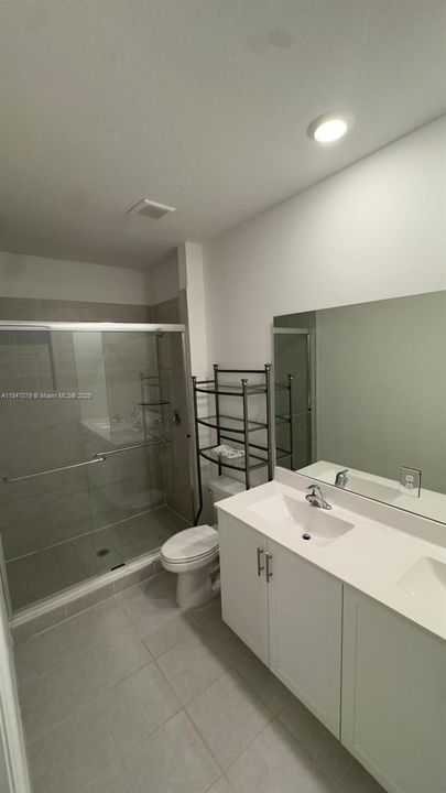 Недавно продано: $455,000 (3 спален, 2 ванн, 1832 Квадратных фут)