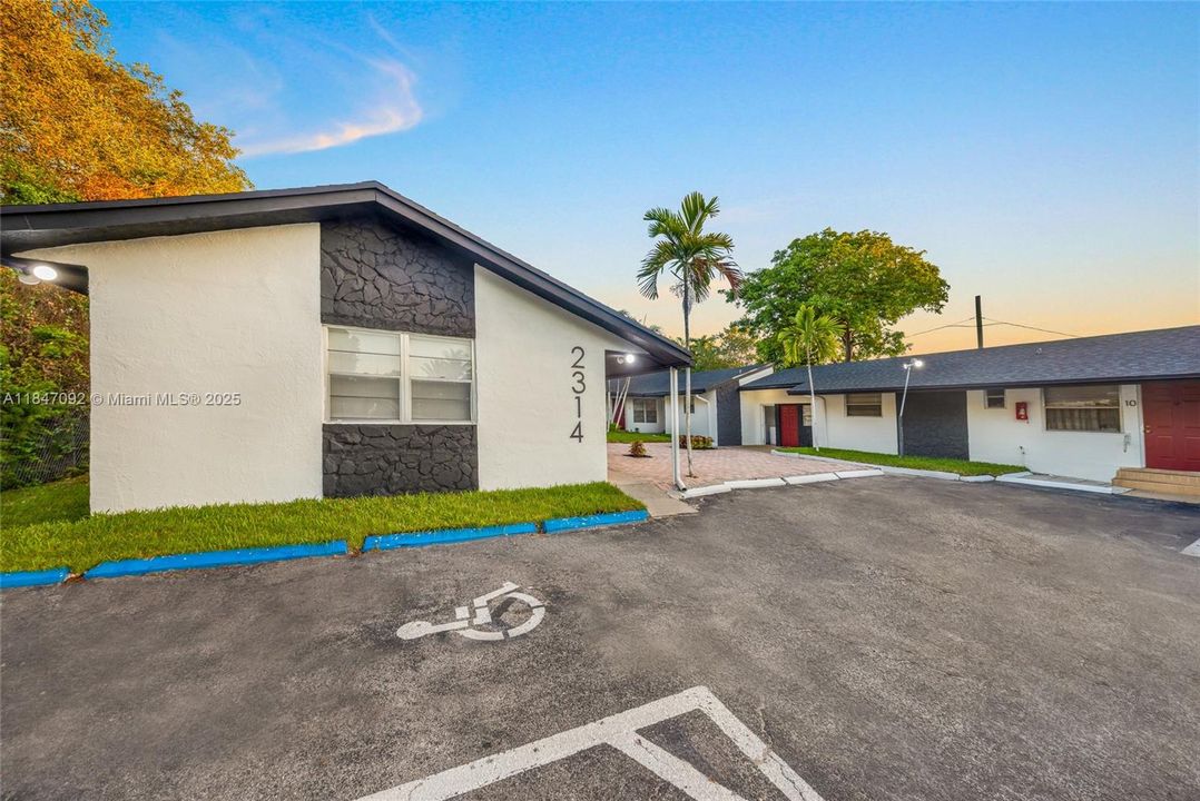 Active With Contract: $2,900,000 (0 beds, 0 baths, 7632 Square Feet)