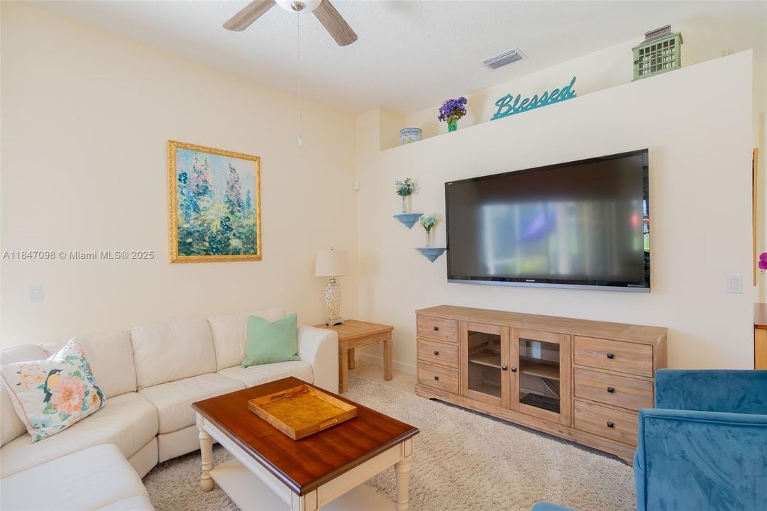 For Sale: $849,500 (3 beds, 3 baths, 2032 Square Feet)