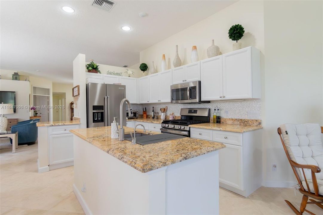 For Sale: $849,500 (3 beds, 3 baths, 2032 Square Feet)