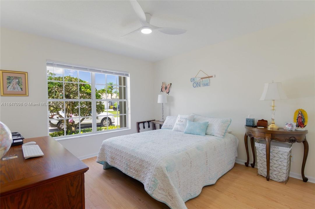 For Sale: $849,500 (3 beds, 3 baths, 2032 Square Feet)