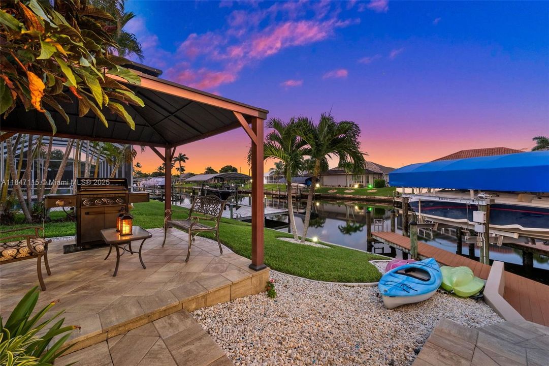 How many people in the world have this view while grilling?