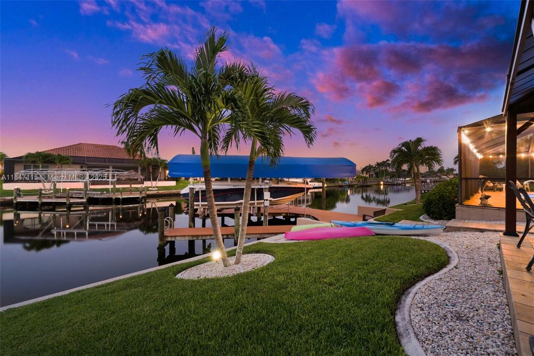 Picture-perfect evening views over the canal.