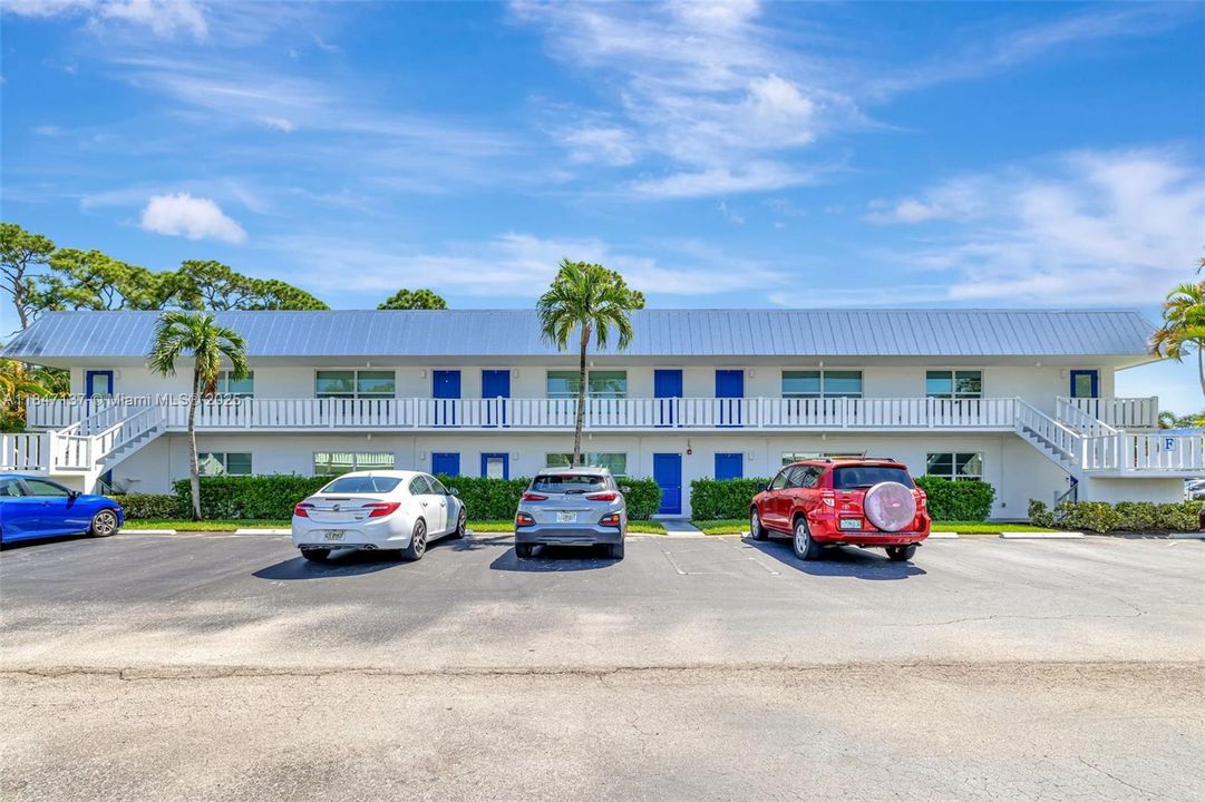 待售: $239,000 (2 贝兹, 2 浴室, 992 平方英尺)