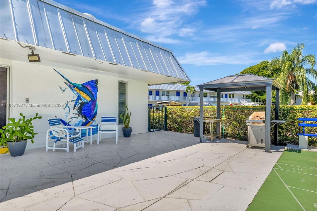 待售: $239,000 (2 贝兹, 2 浴室, 992 平方英尺)