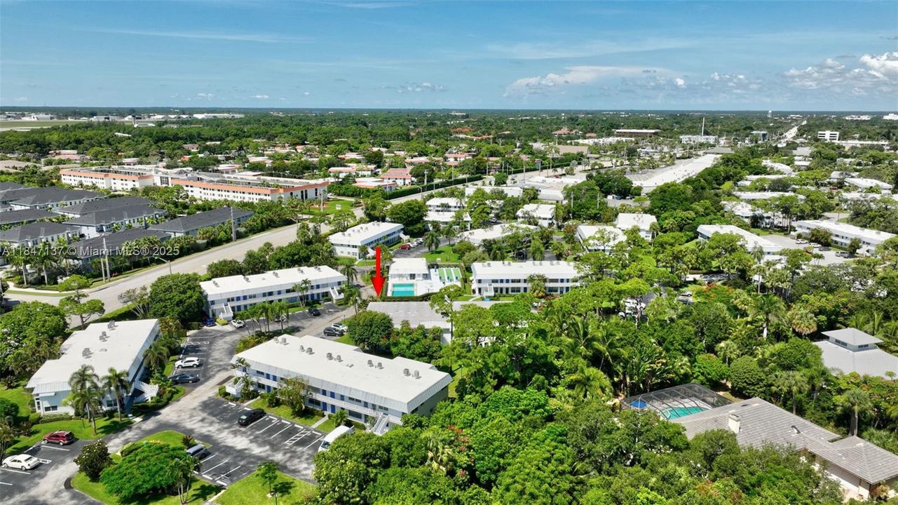 待售: $239,000 (2 贝兹, 2 浴室, 992 平方英尺)