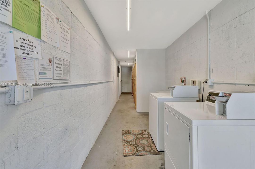 待售: $239,000 (2 贝兹, 2 浴室, 992 平方英尺)