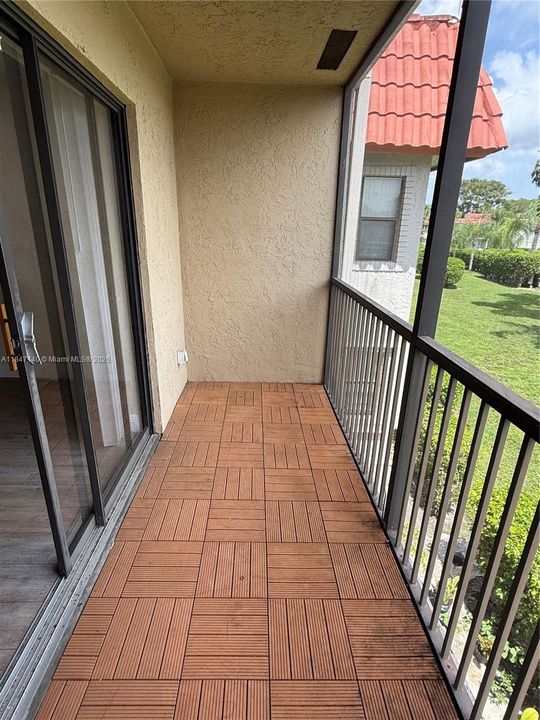 Activo con contrato: $225,000 (2 camas, 2 baños, 926 Pies cuadrados)