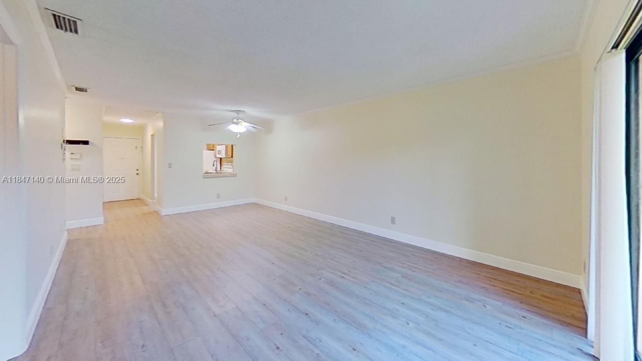 Activo con contrato: $225,000 (2 camas, 2 baños, 926 Pies cuadrados)