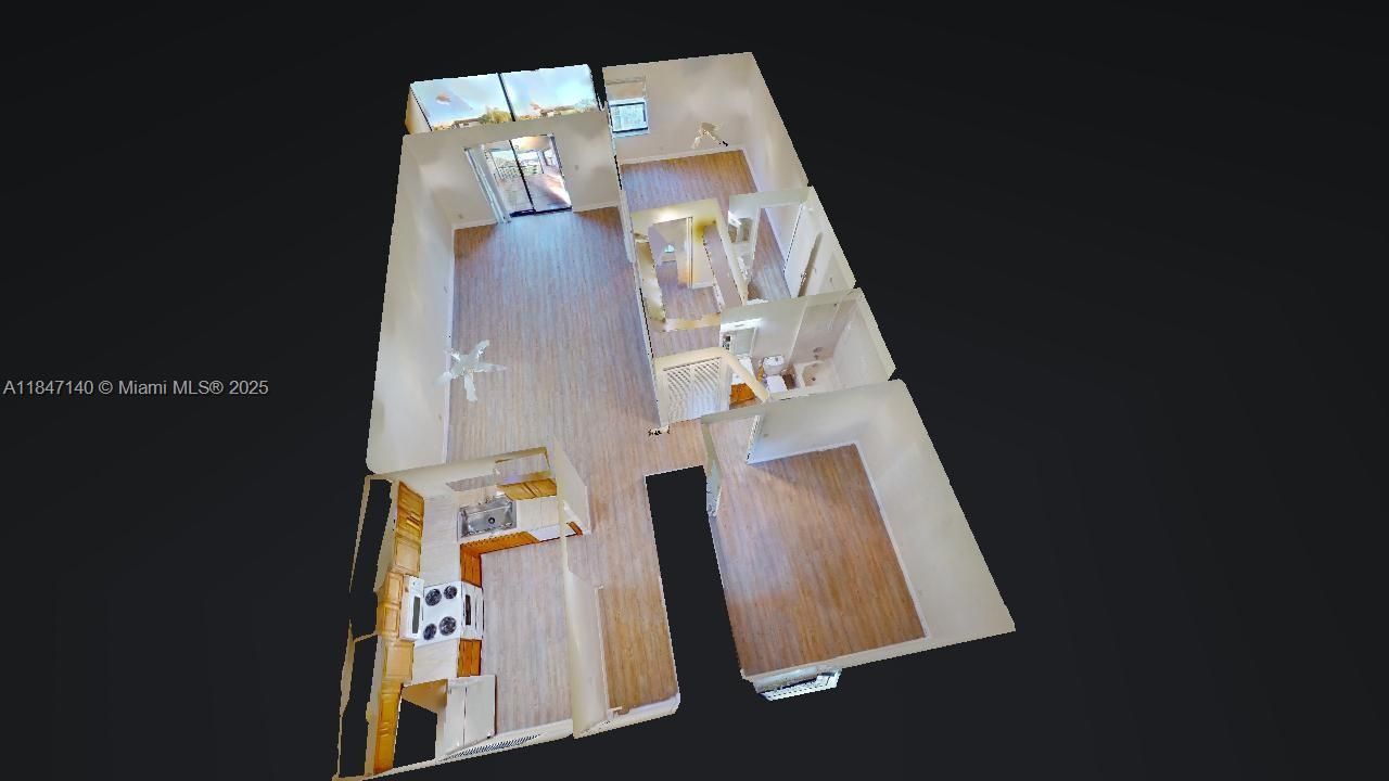 Activo con contrato: $225,000 (2 camas, 2 baños, 926 Pies cuadrados)