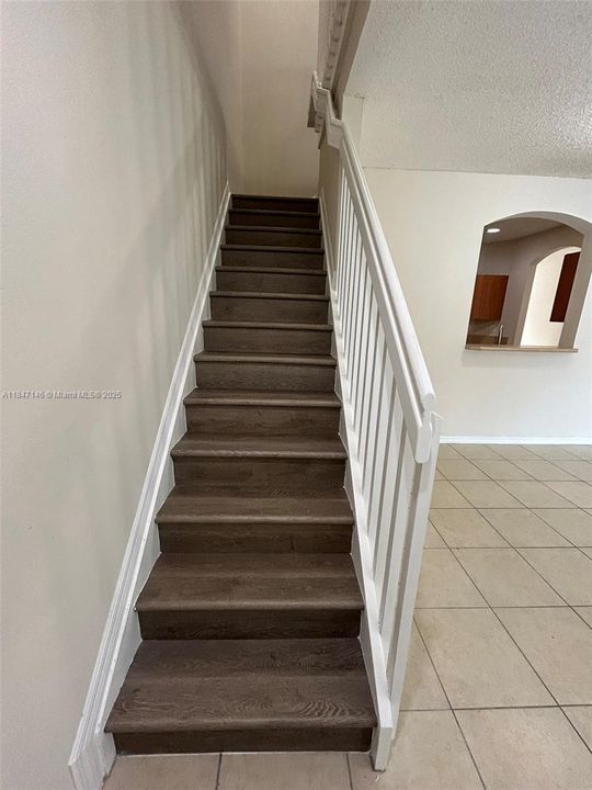 En Venta: $355,000 (3 camas, 3 baños, 1428 Pies cuadrados)