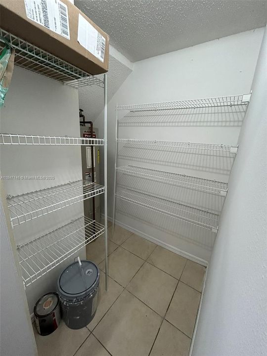 En Venta: $355,000 (3 camas, 3 baños, 1428 Pies cuadrados)