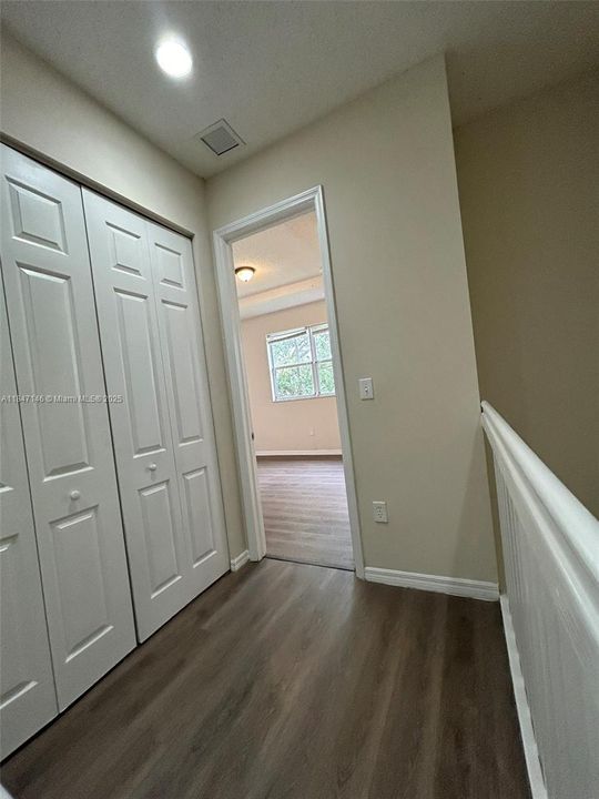 En Venta: $355,000 (3 camas, 3 baños, 1428 Pies cuadrados)