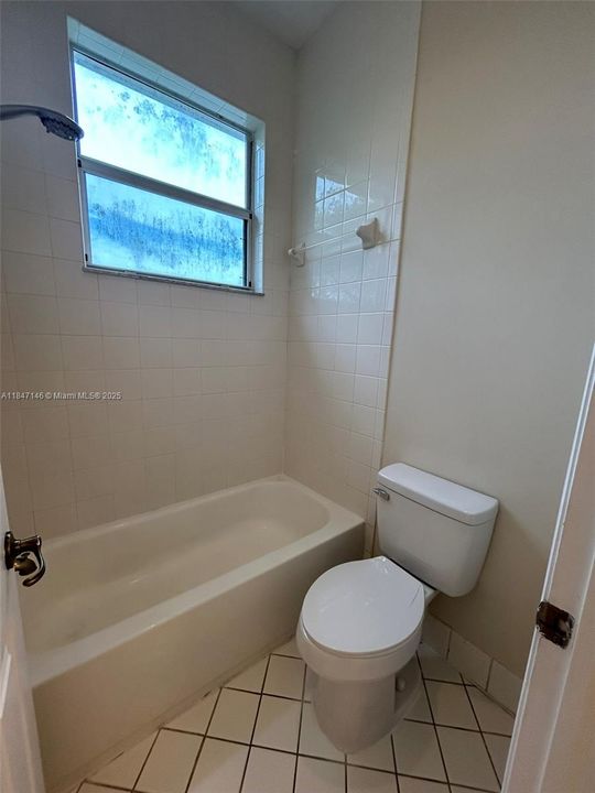 En Venta: $355,000 (3 camas, 3 baños, 1428 Pies cuadrados)