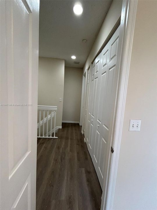 En Venta: $355,000 (3 camas, 3 baños, 1428 Pies cuadrados)