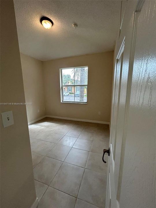 En Venta: $355,000 (3 camas, 3 baños, 1428 Pies cuadrados)