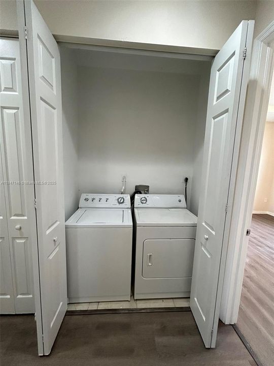 En Venta: $355,000 (3 camas, 3 baños, 1428 Pies cuadrados)