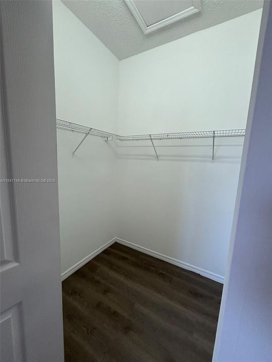 En Venta: $355,000 (3 camas, 3 baños, 1428 Pies cuadrados)